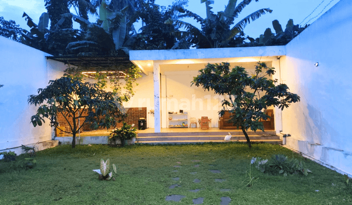 For Sale: House with Large Yard and Pendopo in Hasanudin, Mangunsari, Salatiga