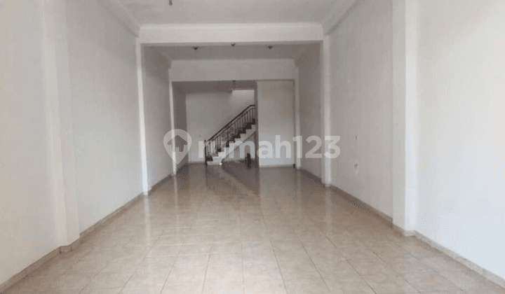 SEWA Ruko 2 Lantai Tengah Kota Harga Nego Dekat Alun-alun di Jl Sutomo Jepara