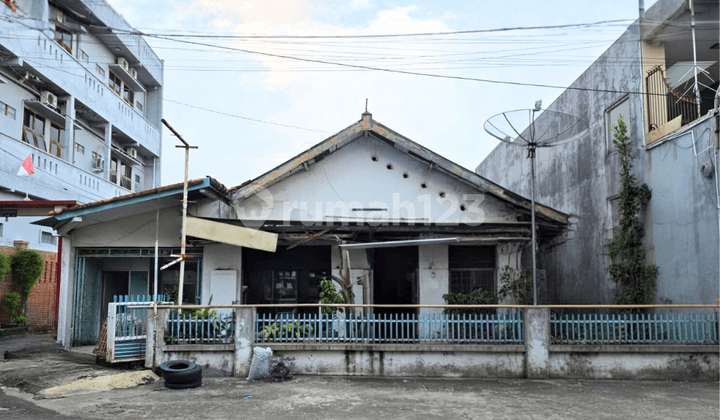 Dijual Rumah Hitung Tanah Cocok untuk Kost/Cafe Dekat Undip Pleburan di Singosari Semarang