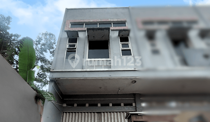 Ruko 2 Lantai Parkir Luas Dekat Alun-alun Salatiga di Nakula Sadewa