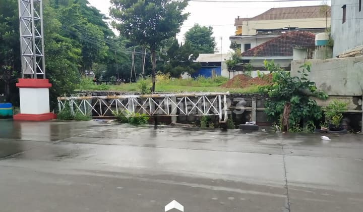 Tanah Hook Cocok Untuk Kuliner Dekat Bandara Kalimas Semarang