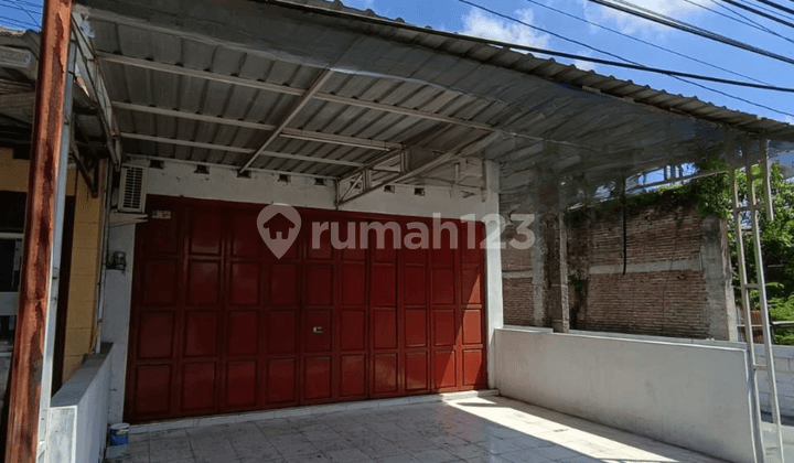Shop House Suitable for Business on the Busy Sudirman Street, Grobogan