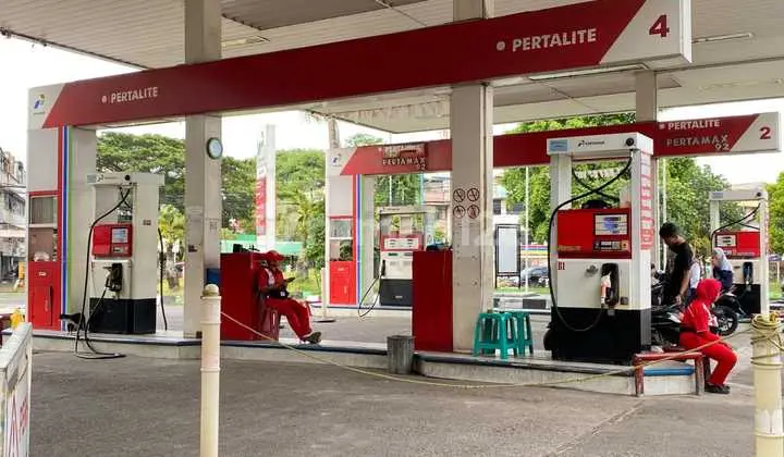 Active and Strategic Gas Station in East Bekasi