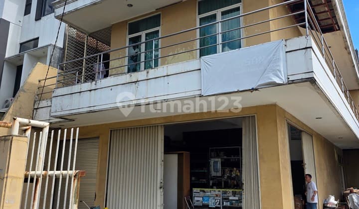 Bangunan Komersil Strategis Cocok untuk Usaha di Meruya Utara, Jakarta Barat