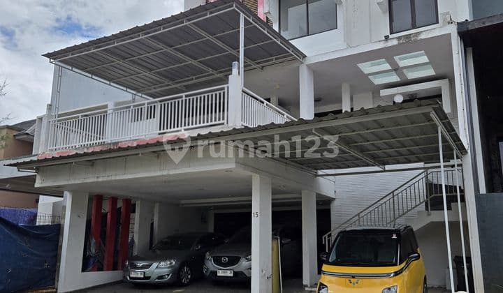 Rumah Bagus 3 Lantai Dalam Cluster di Sutera Onyx, Alam Sutera Tangerang