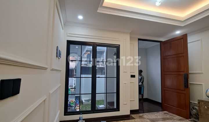 Rumah Brand New Siap Huni Model American Classic di BSD Griya Loka, Tangerang