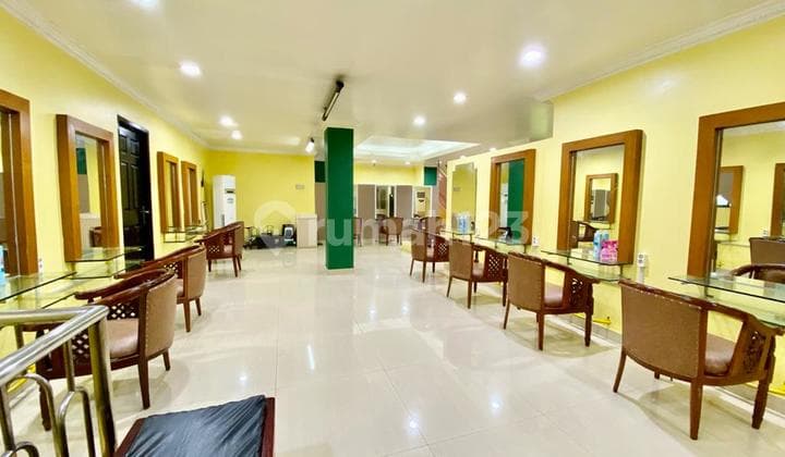Spacious Commercial Space. Land Area 523 sq.m, For Sale in Kebayoran Baru, South Jakarta.