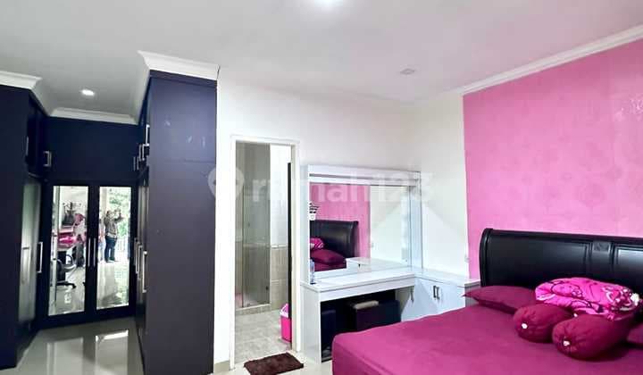 Rumah Bagus 2 Lantai Full Furnished Posisi Hoek di BSD Nusaloka, Tangerang
