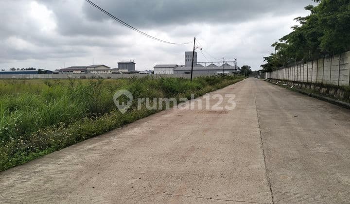 Kavling atau Tanah Industrial Park di jual lokasi Cikande. Jalan cor beton .siap bangun
