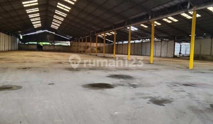 Gudang Industrial Di Sewakan .akses 40 Feet. Di Dlam Kawasan Industrial Cikande .ada Gardu Listrik 15 Menit Dari Tol Cikande