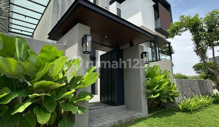 Rumah Citraland Waterfront ,Tropical House Minimalis Modern