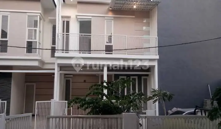 Rumah Villa Darmo Indah 2 Lantai Depan Perum Alam Galaxy