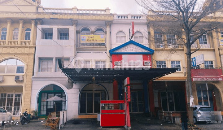 Ready-to-use shophouse in strategic location at Grand Galaxi City, Bekasi