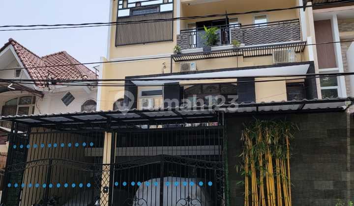 Rumah Siap Huni 3 Lantai Dekat Mal Kelapa Gading, Jakarta.utara