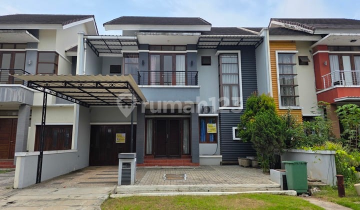Rumah 2 Lantai Dekat Taman Siap Huni di Heliconia, Bekasi