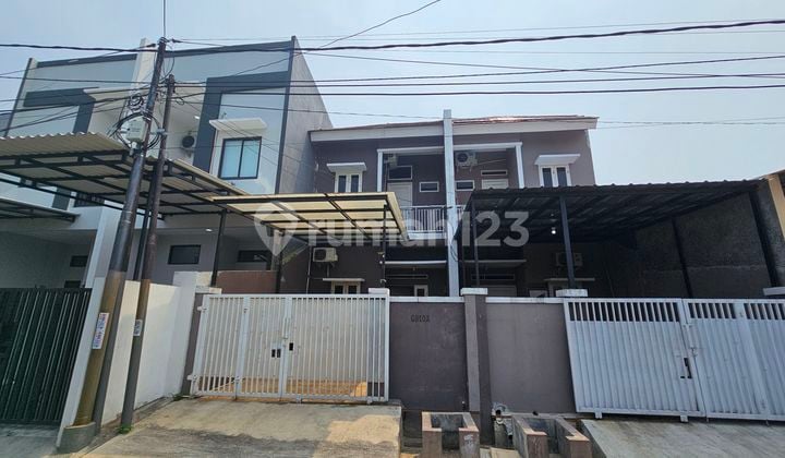 Jual Rumah 2 Lantai Semi Furnsih Di Harapan Indah, Bekasi