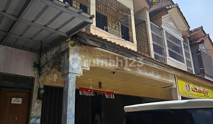 Quick Sale: Shop House in Taman Holis Indah, Bandung, near BPK School, Facing Main Road