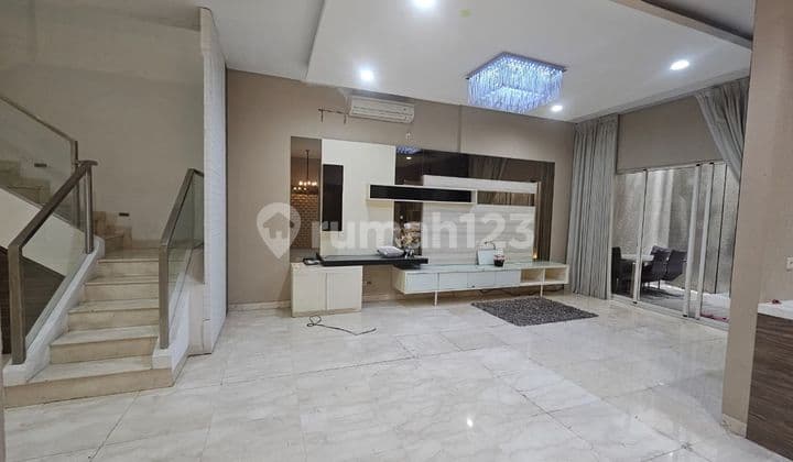 Rumah crown boulevard, Uk 8x24 Semi Furnish rapih siap pakai