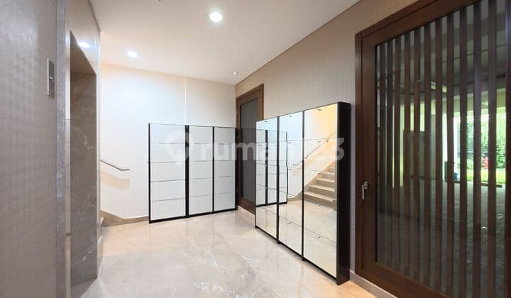 For Sale Townhouse The Pakubuwono House 4 BR Semi Furnished Contact 081977403529