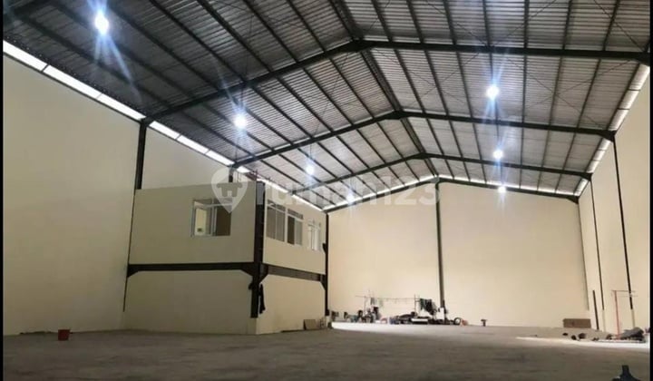 Nice new warehouse 1600 m in Kapuk Kamal, West Jakarta (DEW)