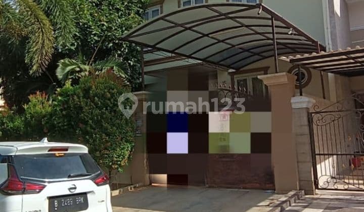 Affordable hook house in Pantai Indah Kapuk, North Jakarta