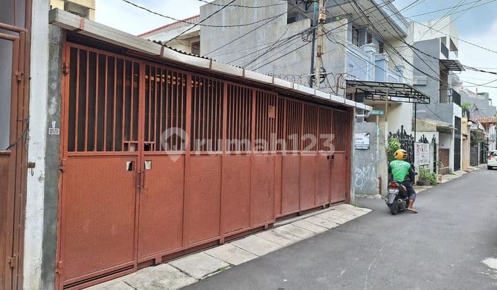 Rumah lokasi strategis cocok untuk kost/hunian di Makaliwe, Grogol - Jakarta Barat