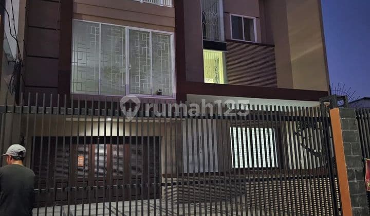 Beautiful Minimalist House on Boulevard in Citra Garden, Kalideres - West Jakarta