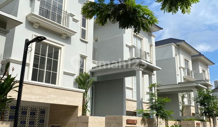 A Lux House In Lebak Bulus For Sale