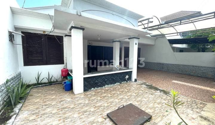 FOR RENT Darmo Permai house, Furnished, Move-in Ready, West Surabaya