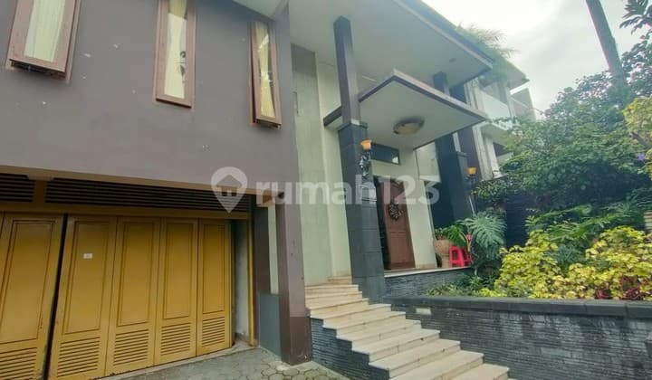 Termurah Rumah Mewah 3 Lantai di Setraduta Bandung