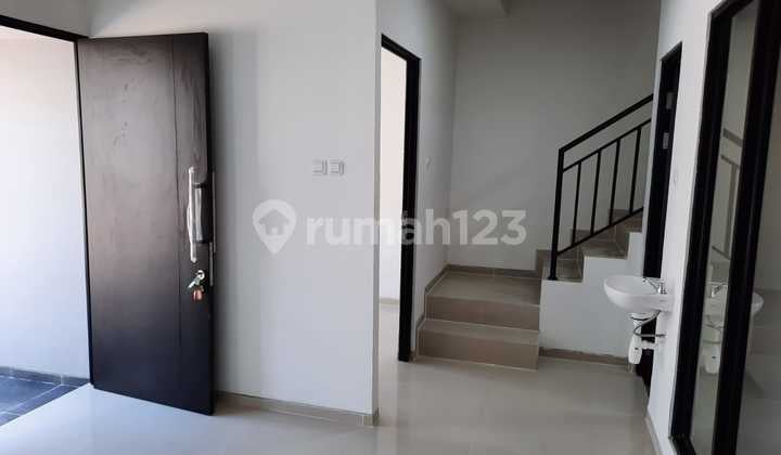 Rumah 2 Lantai Eastern Park Minimalis Siap Huni Dekat Its