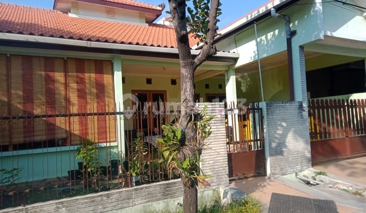 Shm Well-Maintained House in Tenggilis Near Hermina Hospital, Ubaya Campus