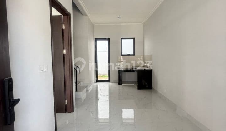 For rent: PIK 2 house in Kuningan Village, negotiable until deal, ready to occupy.