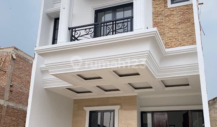 LRT Access House Cibubur & Cimanggis Toll Road, Luxurious & Affordable, You'll Surely Love It.