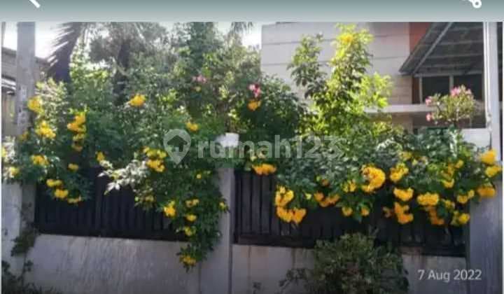 Corner House Suitable For Those Seeking Tranquility Near Cibubur