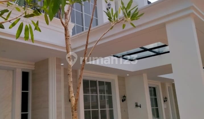 Rumah Clasic Nyaman Jakarta Timur Bebas Banjir