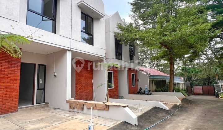 Luxury House Near Jalan Juanda Margonda with Toll Access & Pocin Station
