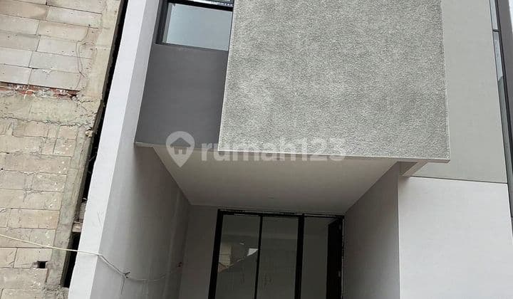 Rumah Baru Modern Dekat Pgc Cililitan Akses Strategis Bebasbanjir