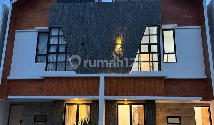 Elegant Luxury Still Around 700 Million Cilangkap Depok Access to Station