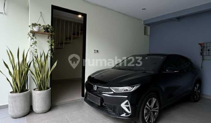 Rumah Baru Modern Elegan Area Condet Dekat Tb Simatupang & Pgc