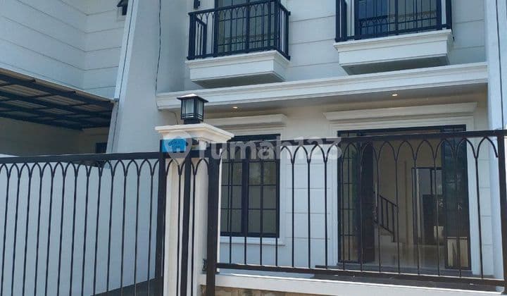 Luxury Ready-to-Occupy Home with Access to Station, Town Square & Depok Legislative Building.