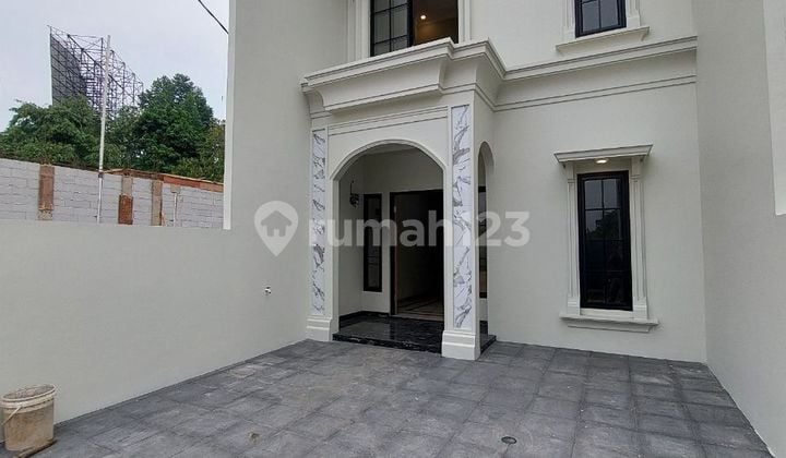 Rumah Mewah Siap Huni Samping Alun Alun Depok Akses Stasiun Baru