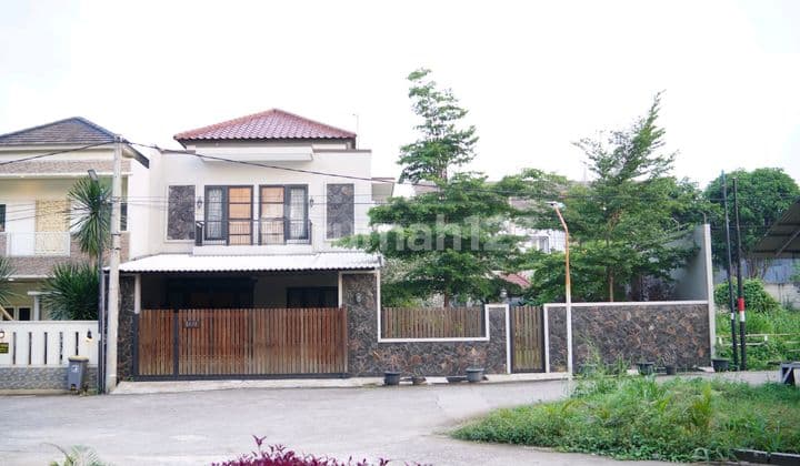 Rumah Mewah Luas 100 Meter Area Perkantoran Pemda & Stasiun Depok