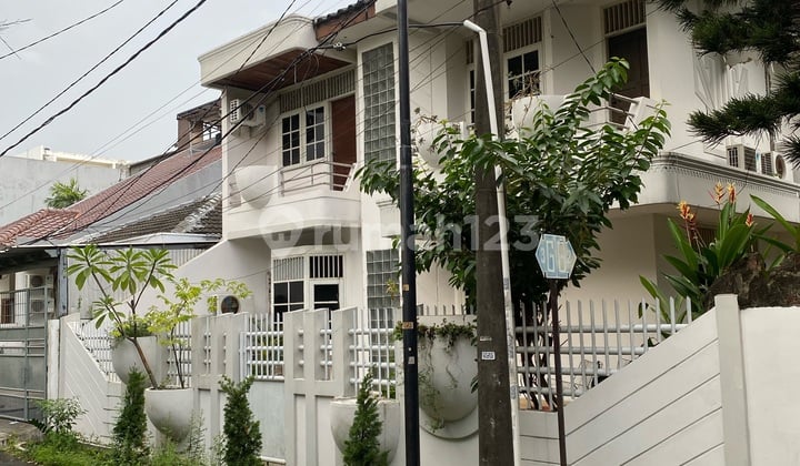 Rumah Hoek Taman Aries 198 M2 Bebas Banjir Jarang Ada