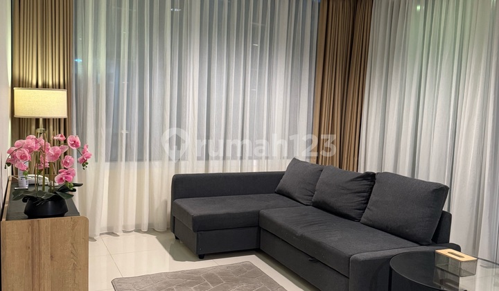 Disewakan Apartemen Regatta Tower London 2 Bedroom Semi Furnished