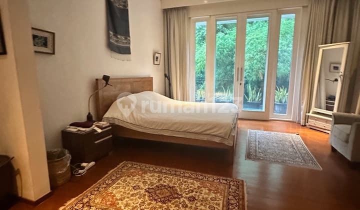 Jl Mulawarman Luxury Hook