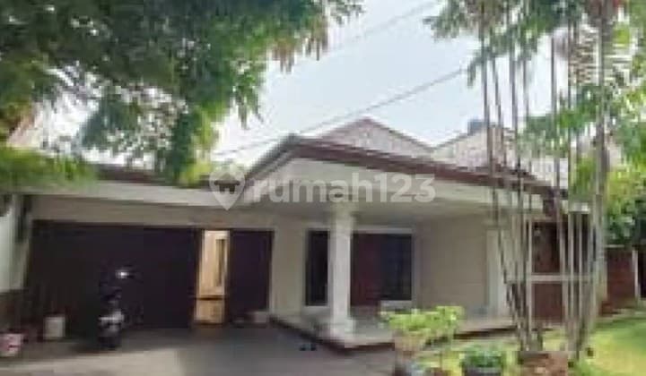 rumah menteng dpn taman