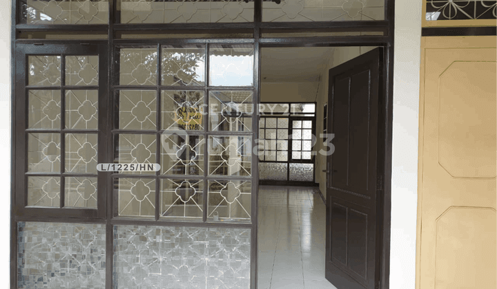 Rumah Bersih dan Nyaman Siap Huni di Taman Holis Indah Bandung