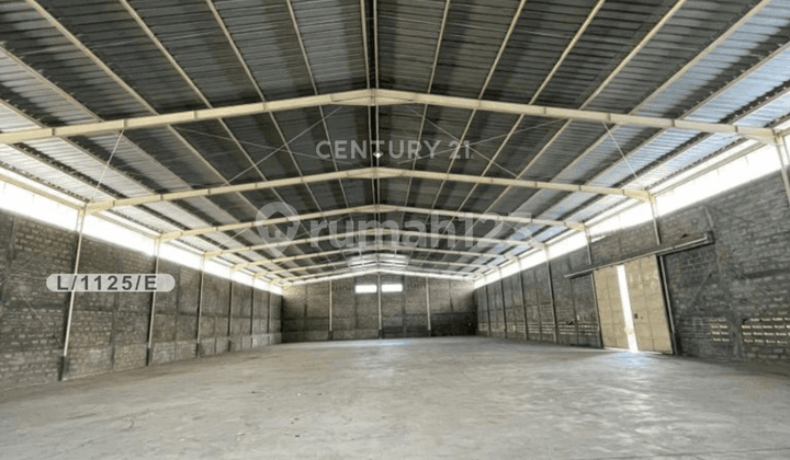Non-Waste Container Access Shared Warehouse in Kopo Katapang Bandung