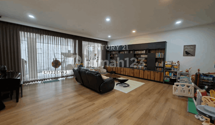 Rumah Mewah 2 Lantai Siap Huni Strategis di Lengkong Bandung